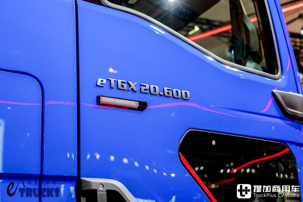 2026IAA:续航720公里!前脸加长12厘米,还带OK窗?曼恩新款eTGX电动重卡实拍