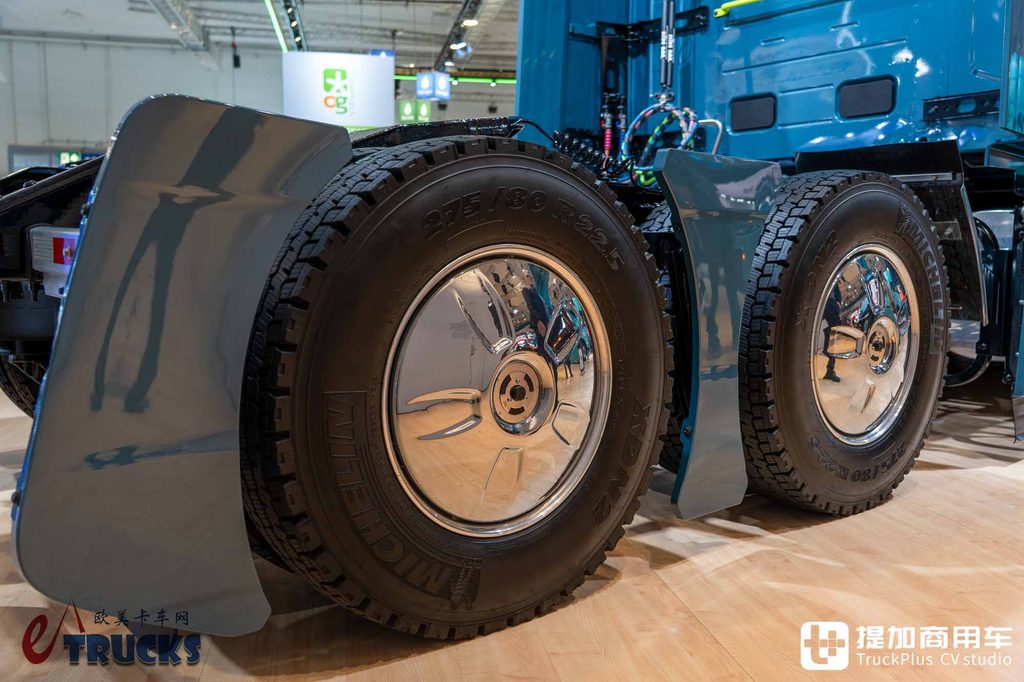 2026IAA：房车级超大生活舱！欧洲血统的美国卡车？沃尔沃VNL长头卡车实拍评测
