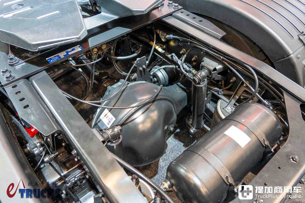 2026IAA:欧卡七雄我第八!欧洲最便宜的新卡车?福特F-MAX深度实拍评测