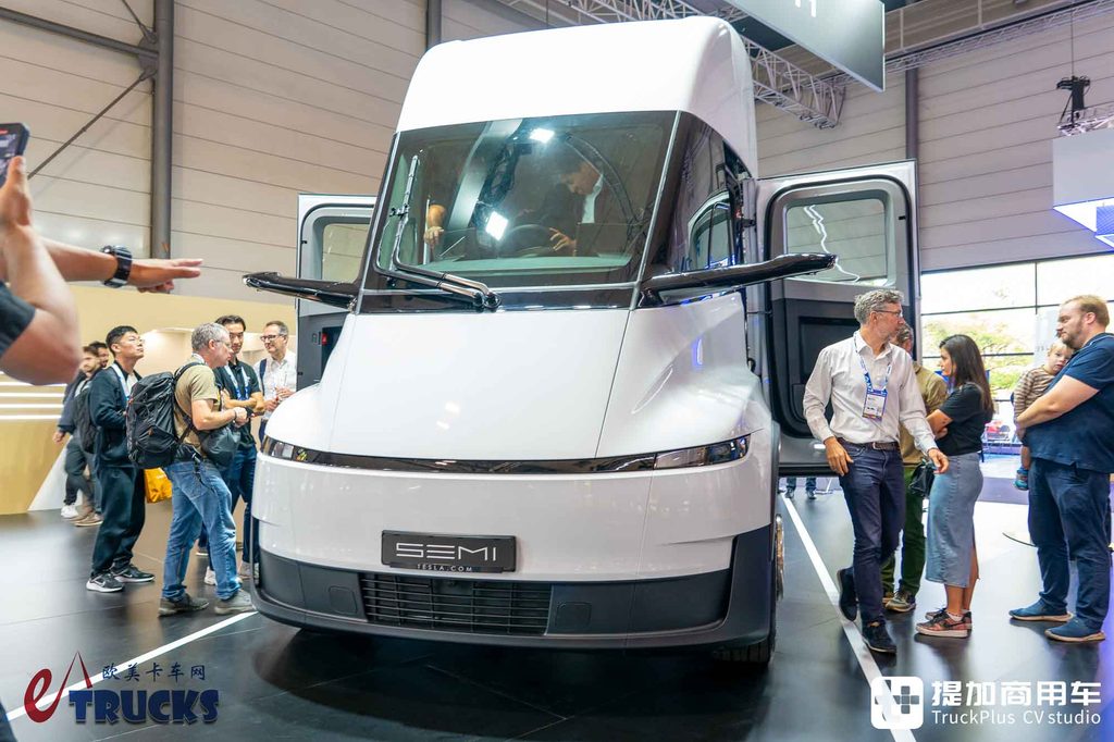 2026IAA:地球上最先进的电动重卡?实则有不少妥协!特斯拉Semi深度实拍评测