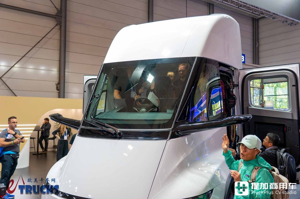 2026IAA:地球上最先进的电动重卡?实则有不少妥协!特斯拉Semi深度实拍评测