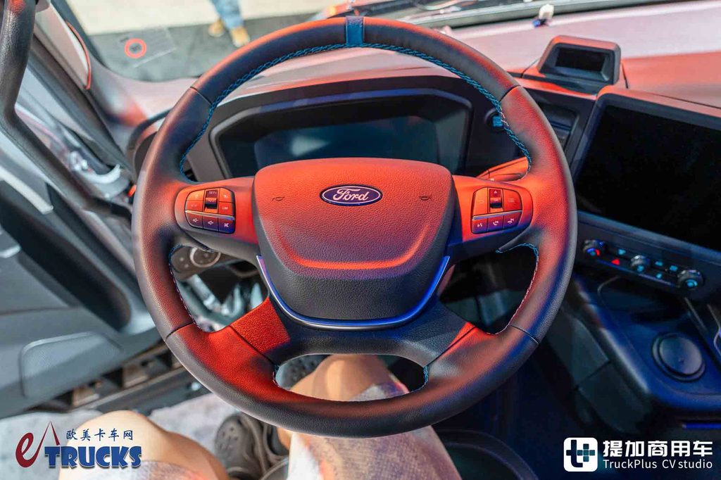 2026IAA:欧卡七雄我第八!欧洲最便宜的新卡车?福特F-MAX深度实拍评测