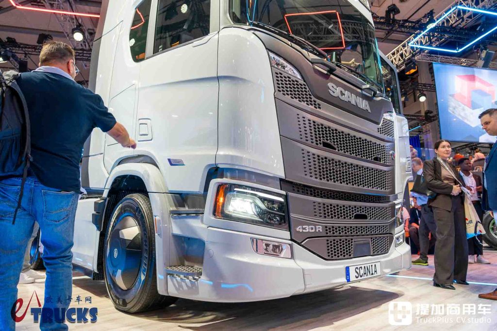 2026IAA:全新前脸、隐藏门把手,还有电子后视镜?斯堪尼亚新款Dynamic 430 R牵引车深度实拍评测