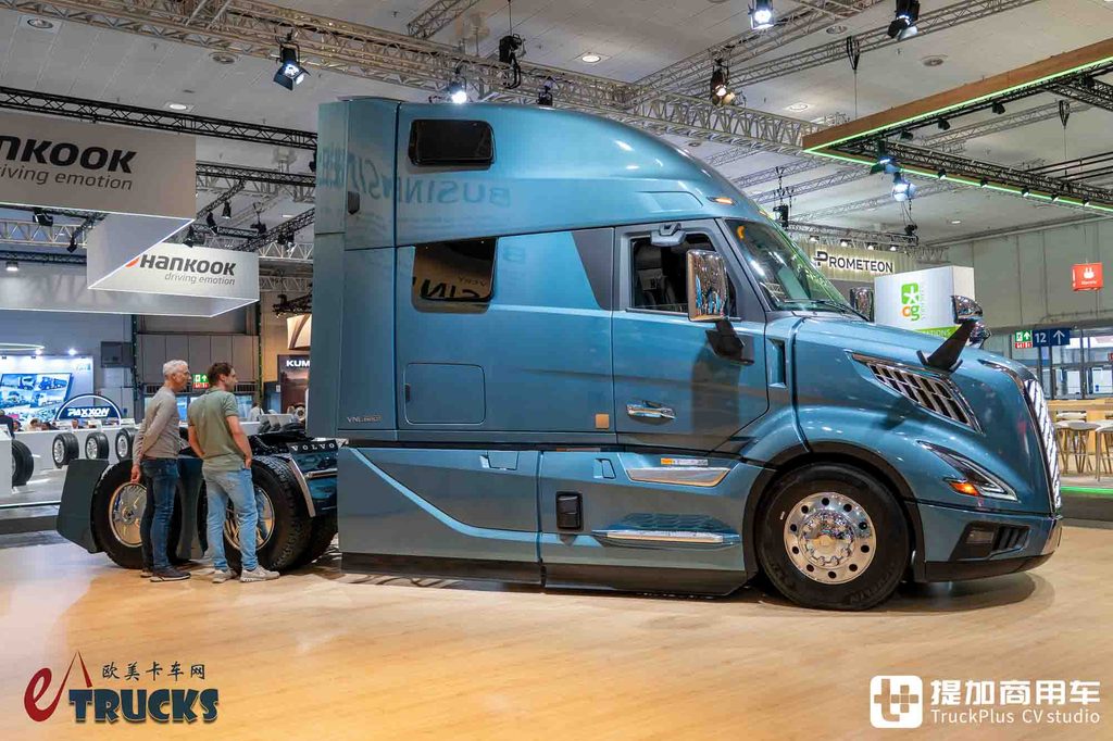 2026IAA：房车级超大生活舱！欧洲血统的美国卡车？沃尔沃VNL长头卡车实拍评测