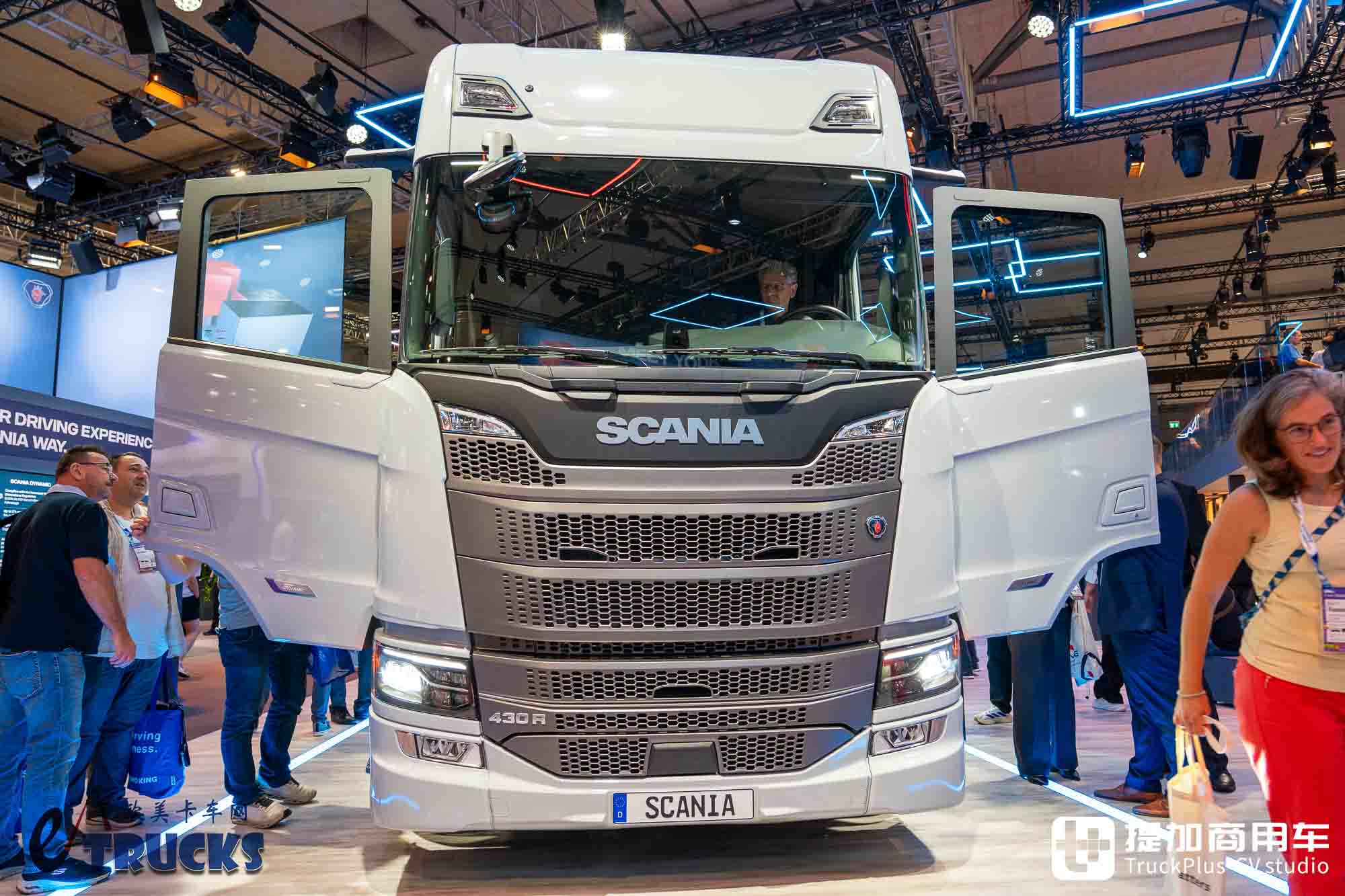 2026IAA:全新前脸、隐藏门把手,还有电子后视镜?斯堪尼亚新款Dynamic 430 R牵引车深度实拍评测