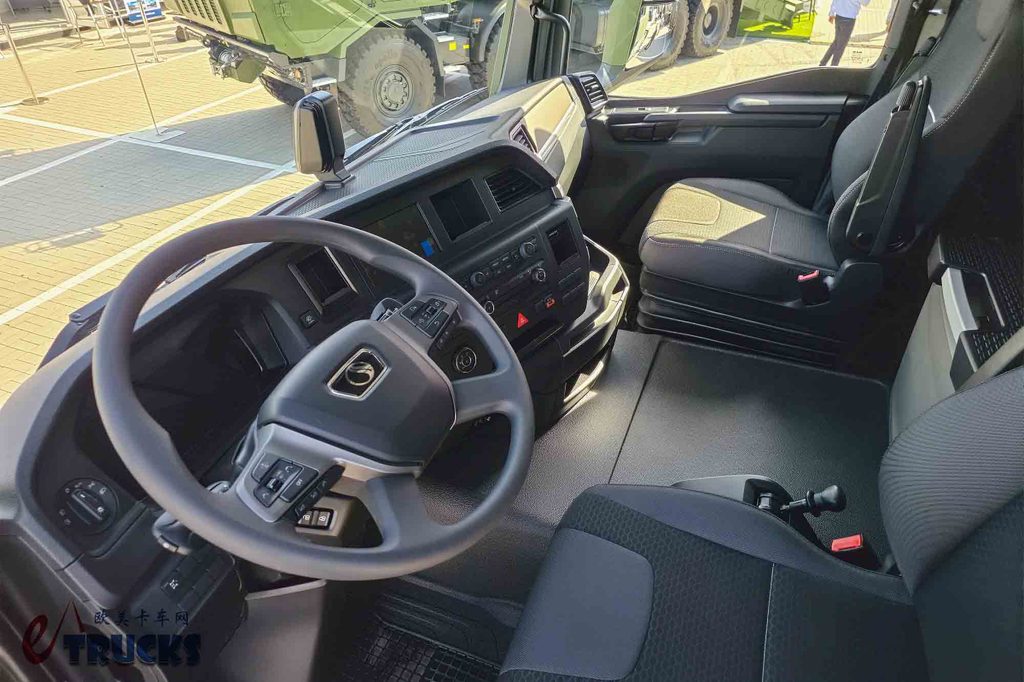 它是“换皮”版本的曼恩TGS？波兰自主的6x6军用卡车，看STAR 33.440牵引车
