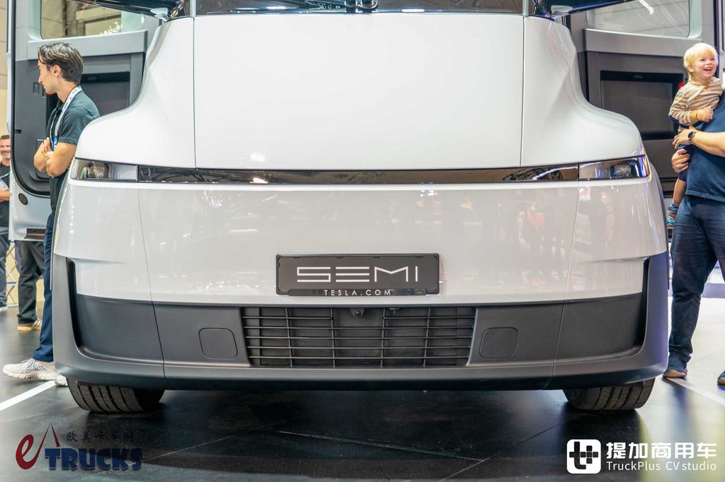 2026IAA:地球上最先进的电动重卡?实则有不少妥协!特斯拉Semi深度实拍评测