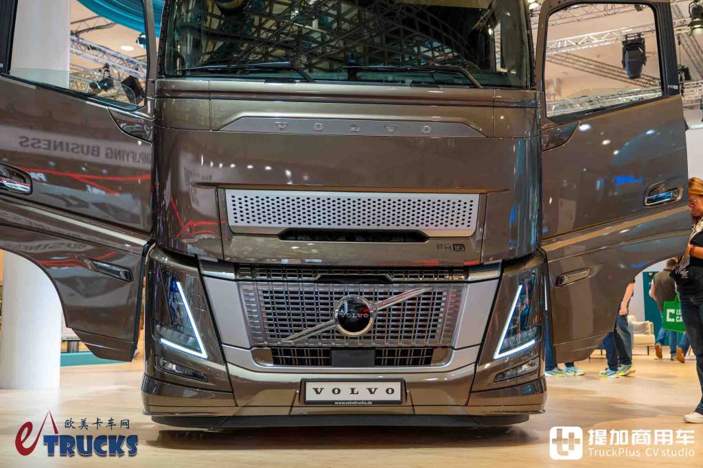 2026IAA:欧卡马力王驾到!当780匹遇上低风阻,沃尔沃FH 16 Aero旗舰牵引车深度实拍评测