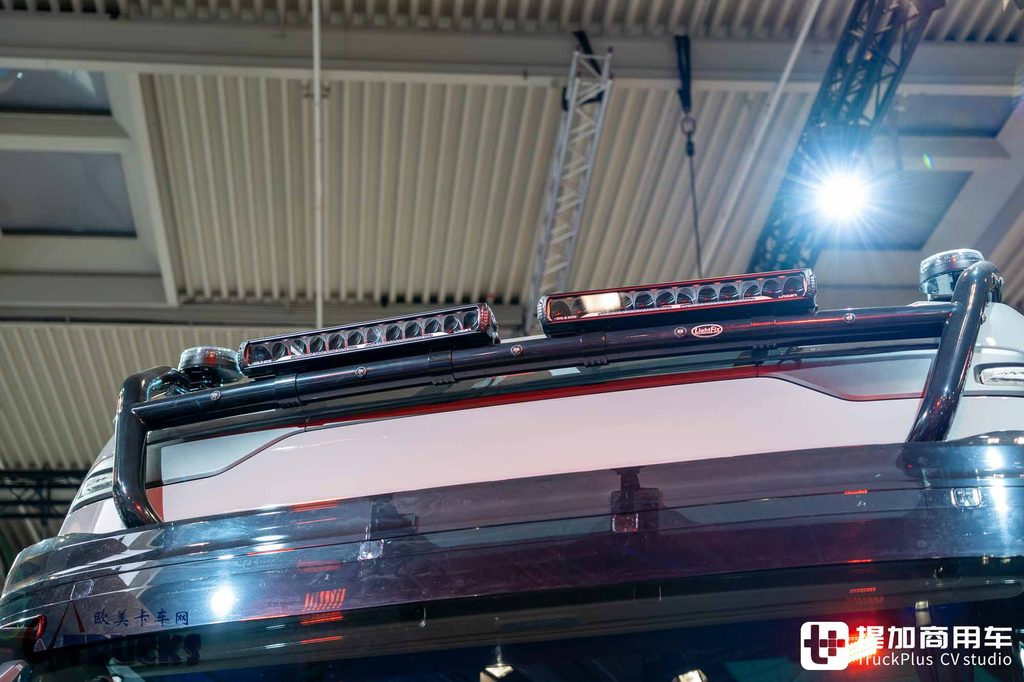 2026IAA:欧卡七雄我第八!欧洲最便宜的新卡车?福特F-MAX深度实拍评测