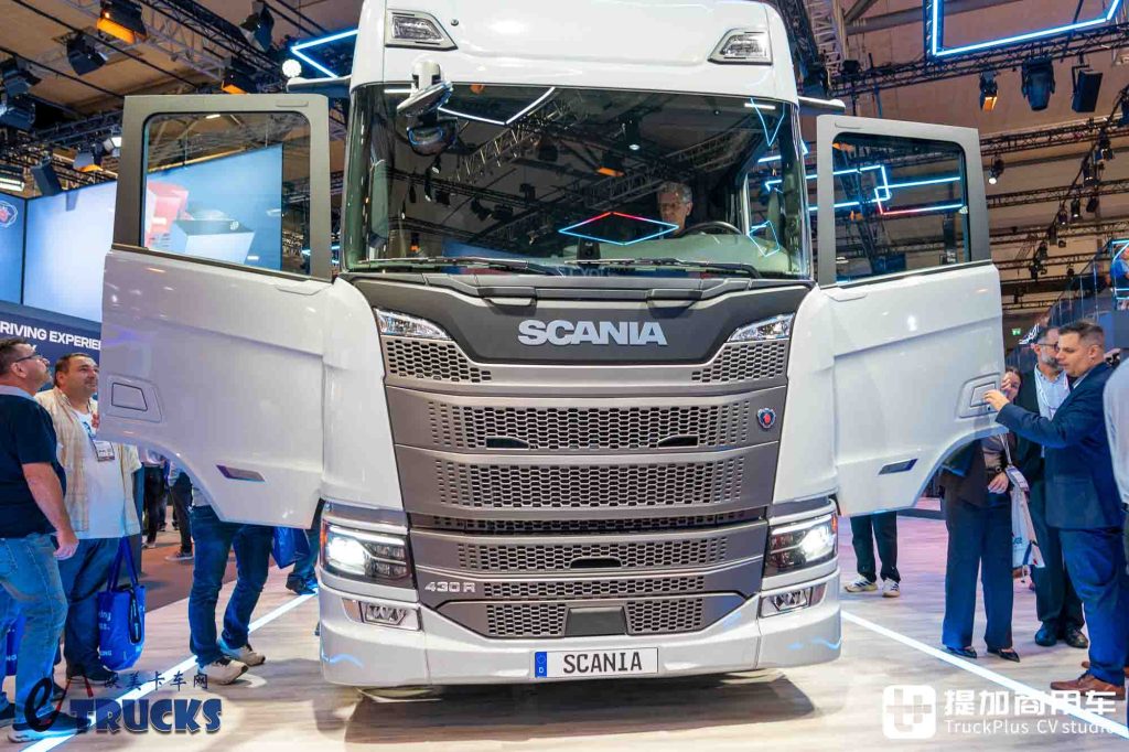 2026IAA:全新前脸、隐藏门把手,还有电子后视镜?斯堪尼亚新款Dynamic 430 R牵引车深度实拍评测