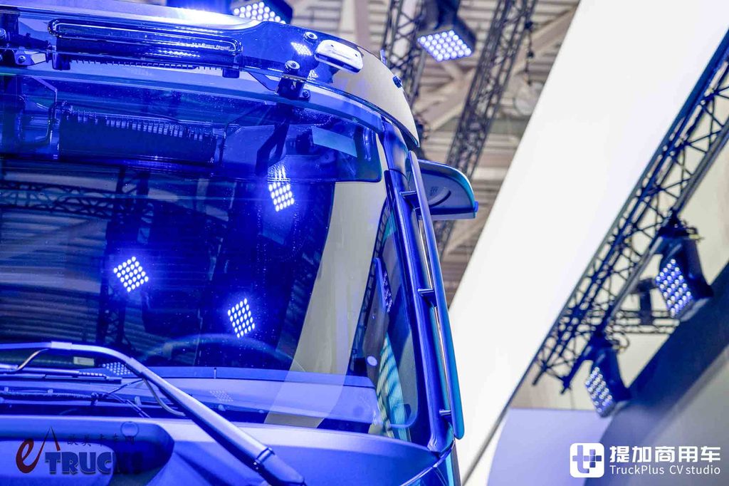 2026IAA:会来中国!化身房车还带越野摩托,奔驰eActros 600开启环球80充挑战