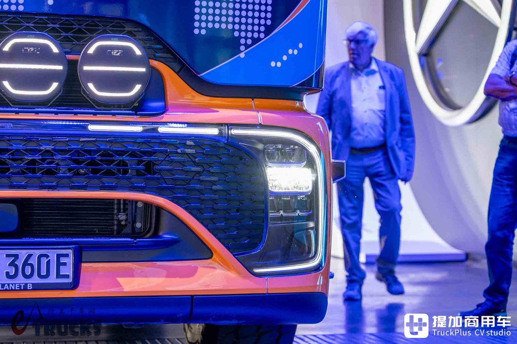 2026IAA:会来中国!化身房车还带越野摩托,奔驰eActros 600开启环球80充挑战