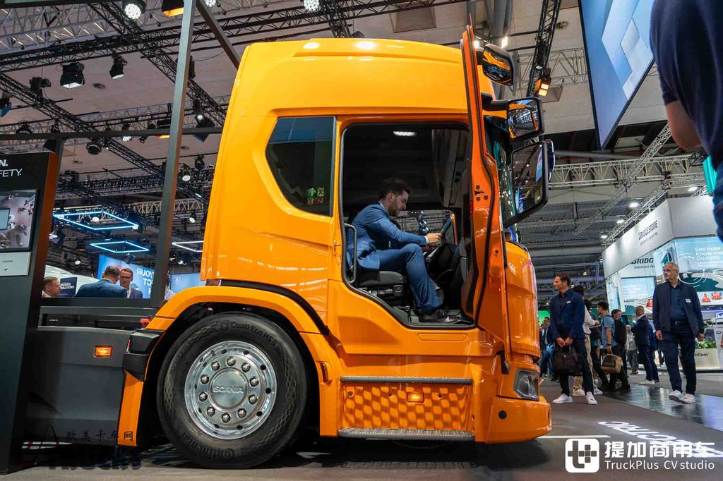 2026IAA：熟悉的斯堪尼亚，不一样的“低姿态”：30 L纯电动低入口卡车深度实拍评测