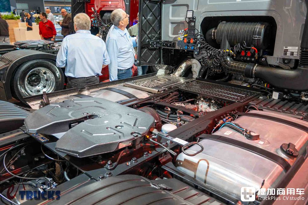 2026IAA:欧卡七雄我第八!欧洲最便宜的新卡车?福特F-MAX深度实拍评测