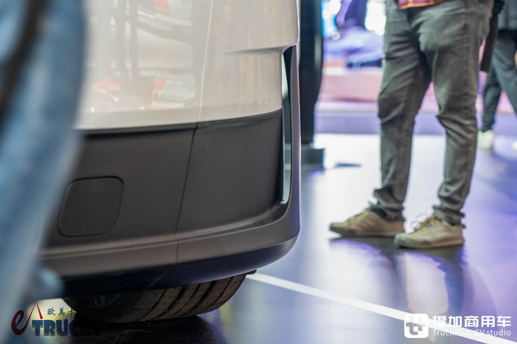 2026IAA:地球上最先进的电动重卡?实则有不少妥协!特斯拉Semi深度实拍评测