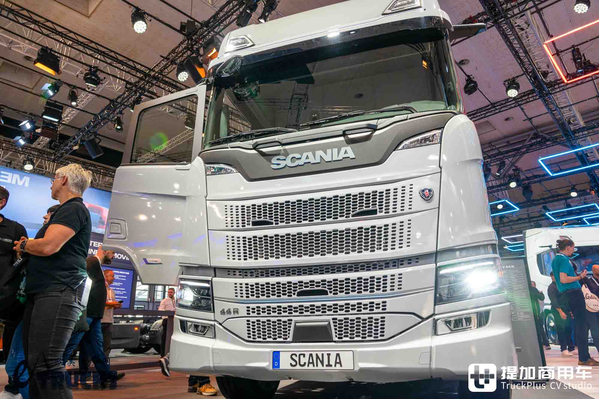 IAA2026：底置不够，后背来凑！801度电续航720公里，斯堪尼亚Dynamic 44 R深度实拍评测