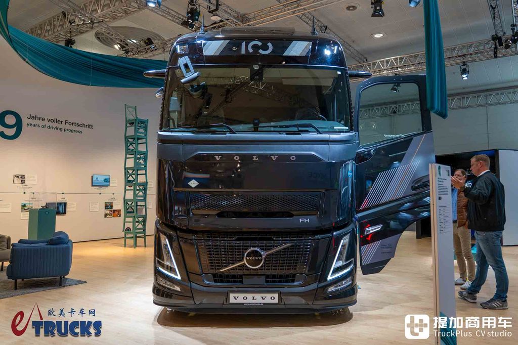 2026IAA：沃尔沃也有奶瓶车？还是柴油天然气混烧！FH Aero LNG百年纪念版深度实拍评测