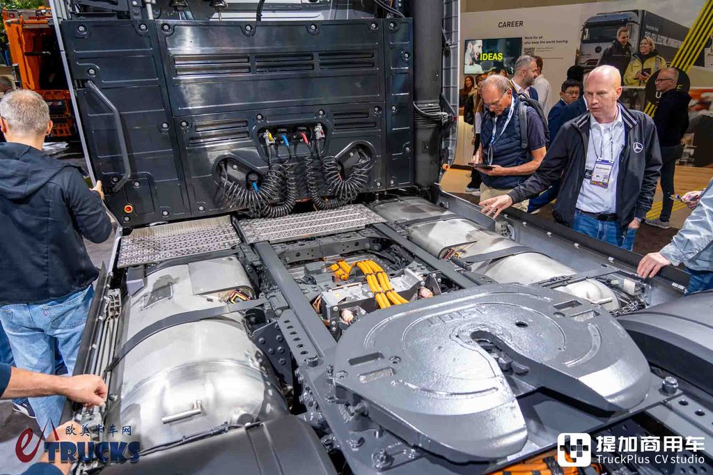 2026IAA：续航1000公里、加氢15分钟！奔驰NextGenH2液氢重卡深度解析