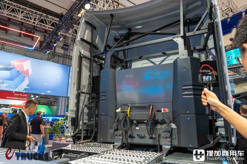 IAA2026：底置不够，后背来凑！801度电续航720公里，斯堪尼亚Dynamic 44 R深度实拍评测