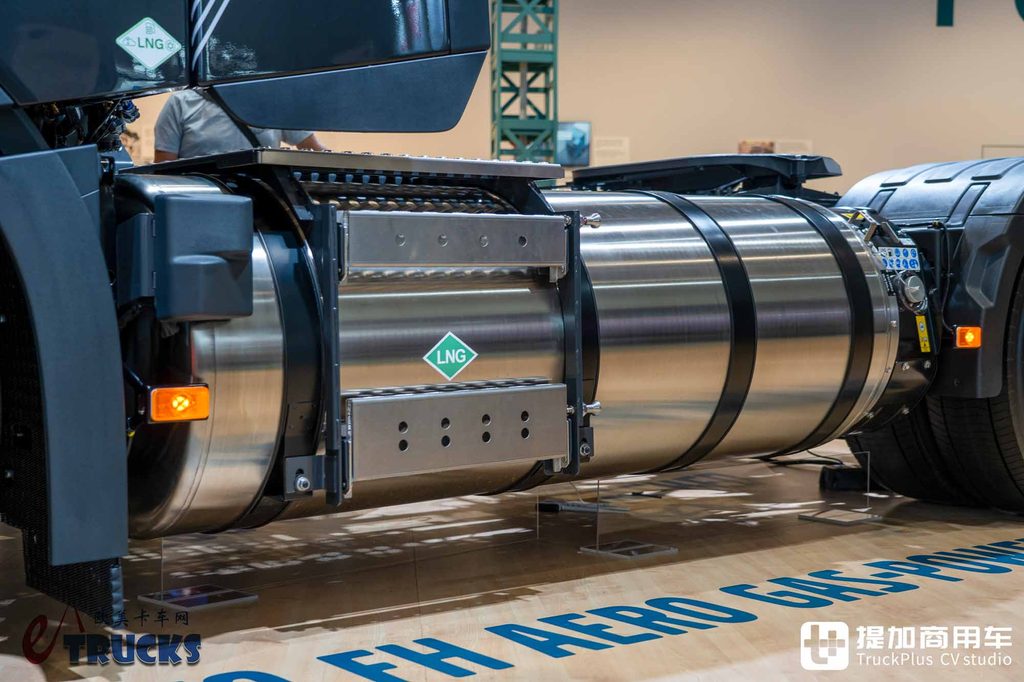 2026IAA：沃尔沃也有奶瓶车？还是柴油天然气混烧！FH Aero LNG百年纪念版深度实拍评测