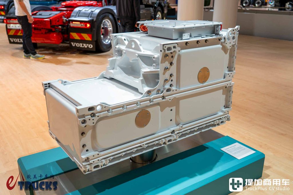 2026IAA:三星电池独苗,续航700公里?沃尔沃FH Aero长续航版电动重卡深度实拍评测