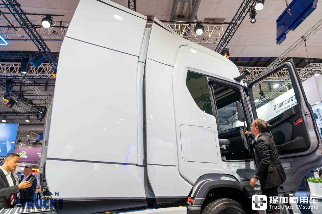 IAA2026：底置不够，后背来凑！801度电续航720公里，斯堪尼亚Dynamic 44 R深度实拍评测