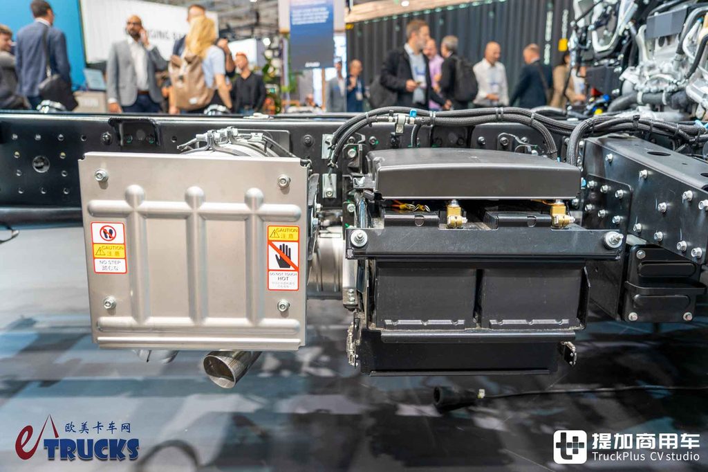 2026IAA:平头、全空气悬挂,这台日本轻卡在欧洲凭什么稀缺?三菱扶桑Canter深度实拍评测
