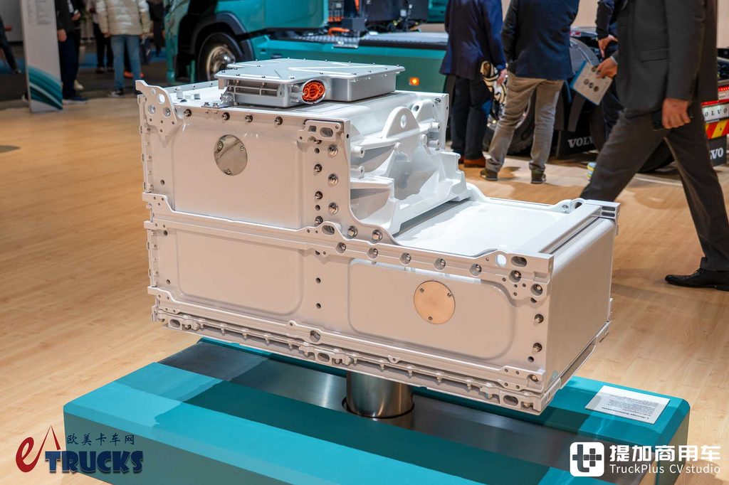 2026IAA:三星电池独苗,续航700公里?沃尔沃FH Aero长续航版电动重卡深度实拍评测