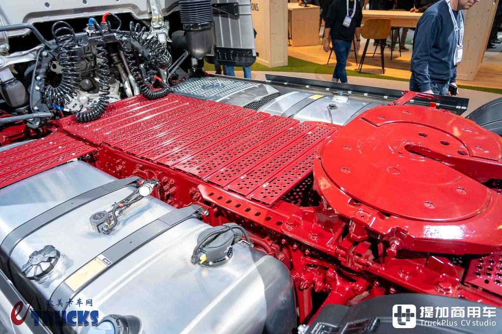 2026IAA:跨越130年的移动博物馆!奔驰Actros L“130 Years Trucks Edition”特别版卡车深度实拍评测