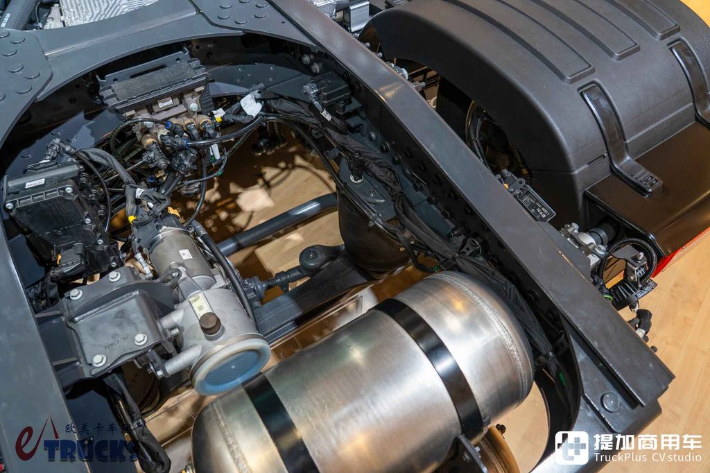 2026IAA:三星电池独苗,续航700公里?沃尔沃FH Aero长续航版电动重卡深度实拍评测