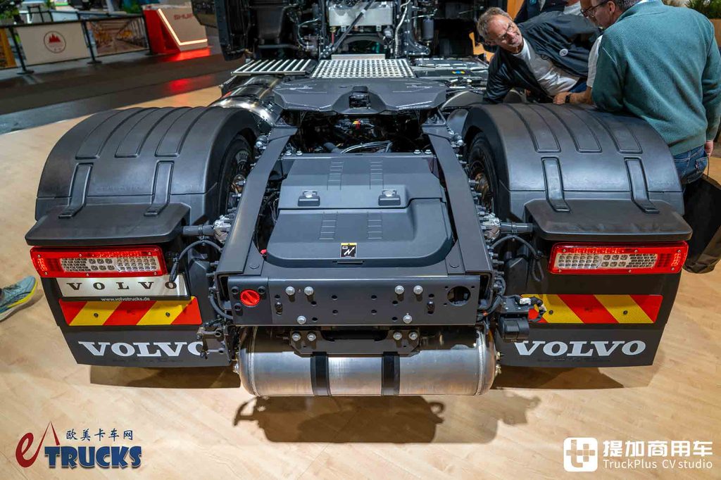 2026IAA：沃尔沃也有奶瓶车？还是柴油天然气混烧！FH Aero LNG百年纪念版深度实拍评测