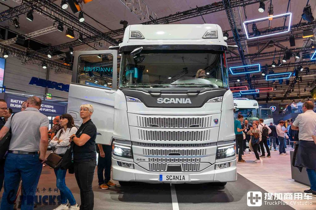 IAA2026：底置不够，后背来凑！801度电续航720公里，斯堪尼亚Dynamic 44 R深度实拍评测