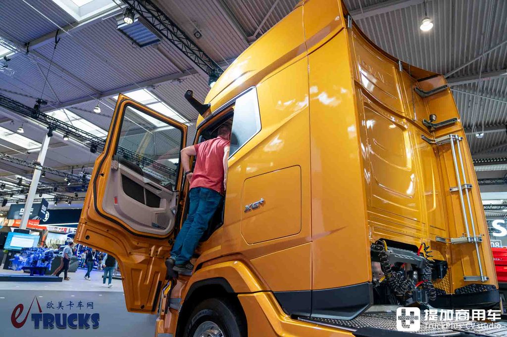 2026IAA：超大驾驶室+米勒循环发动机，无缘国内的欧洲旗舰重卡有多强？达夫XG+深度实拍评测