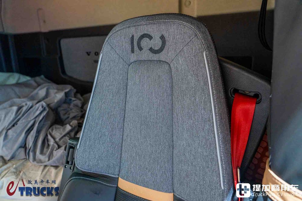 2026IAA：沃尔沃也有奶瓶车？还是柴油天然气混烧！FH Aero LNG百年纪念版深度实拍评测