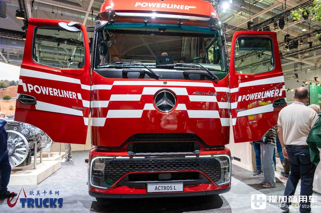 2026IAA：奔驰Actros六代同堂！三十年进化，它就是一部现代重卡技术演进史