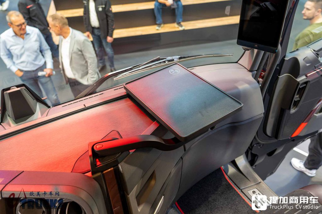 2026IAA:全球限量30台!法式浪漫拉满?雷诺T-High终极版深度实拍评测