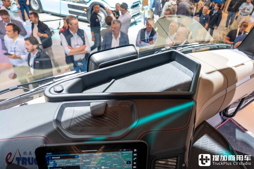 2026IAA:跨越130年的移动博物馆!奔驰Actros L“130 Years Trucks Edition”特别版卡车深度实拍评测
