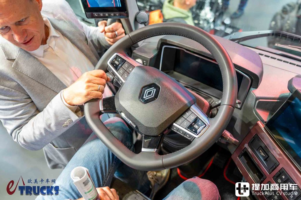 2026IAA:全球限量30台!法式浪漫拉满?雷诺T-High终极版深度实拍评测