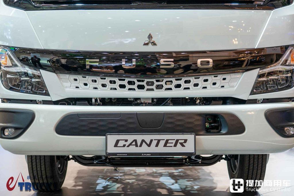 2026IAA:平头、全空气悬挂,这台日本轻卡在欧洲凭什么稀缺?三菱扶桑Canter深度实拍评测