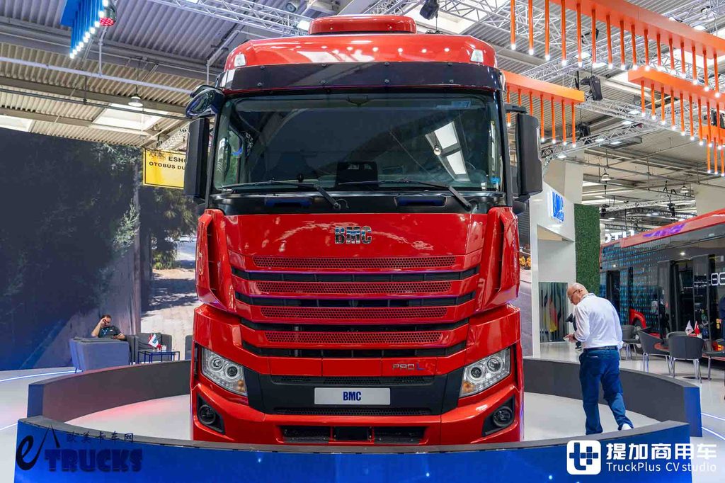 2026IAA:江淮格尔发K7换个车标就成欧洲旗舰?土耳其BMC ProL牵引车实拍