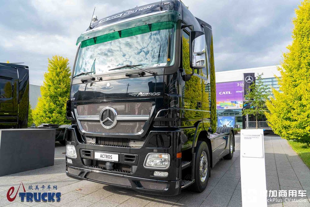 2026IAA：奔驰Actros六代同堂！三十年进化，它就是一部现代重卡技术演进史