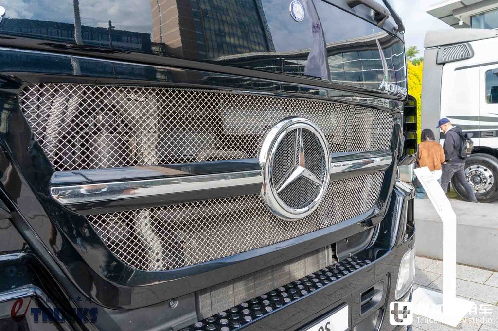 2026IAA：奔驰Actros六代同堂！三十年进化，它就是一部现代重卡技术演进史
