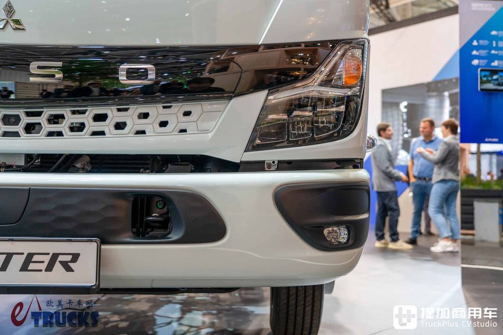 2026IAA:平头、全空气悬挂,这台日本轻卡在欧洲凭什么稀缺?三菱扶桑Canter深度实拍评测
